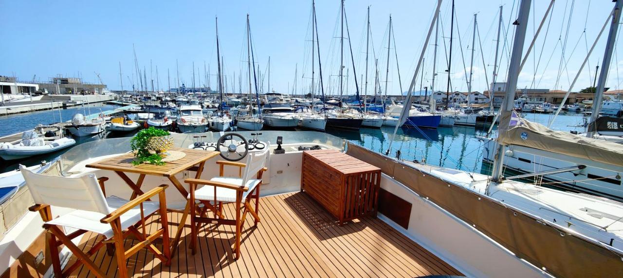 فندق Panaby - House Boat باليرمو المظهر الخارجي الصورة