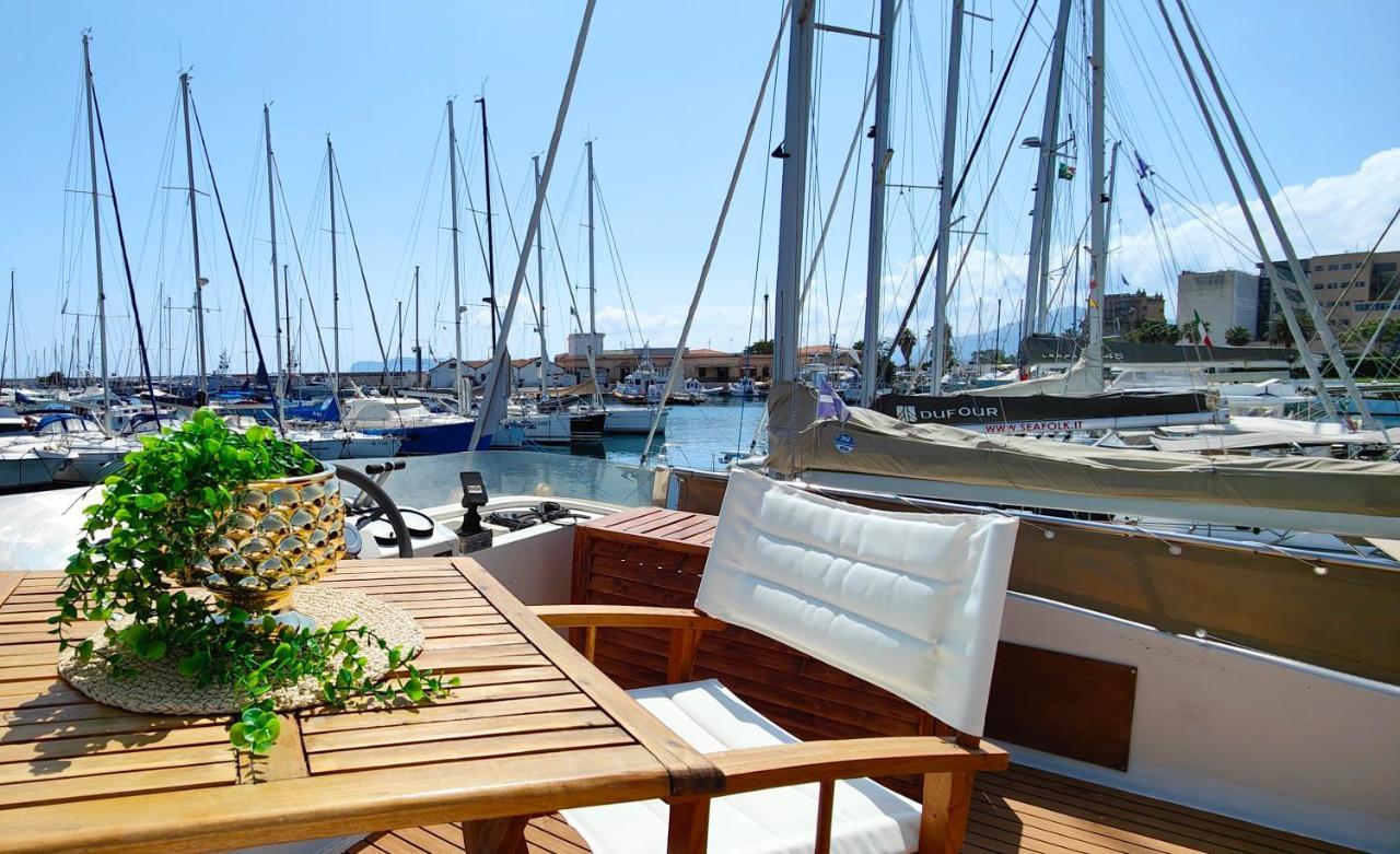 فندق Panaby - House Boat باليرمو المظهر الخارجي الصورة